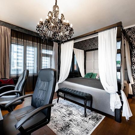 Premium Apt Kosice Center 3 Room 150M2 Hlavna Ulica ภายนอก รูปภาพ