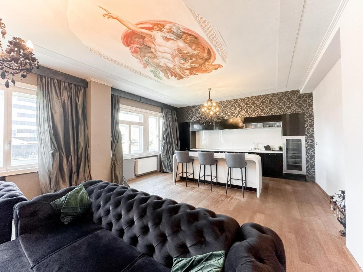 Premium Apt Kosice Center 3 Room 150M2 Hlavna Ulica ภายนอก รูปภาพ