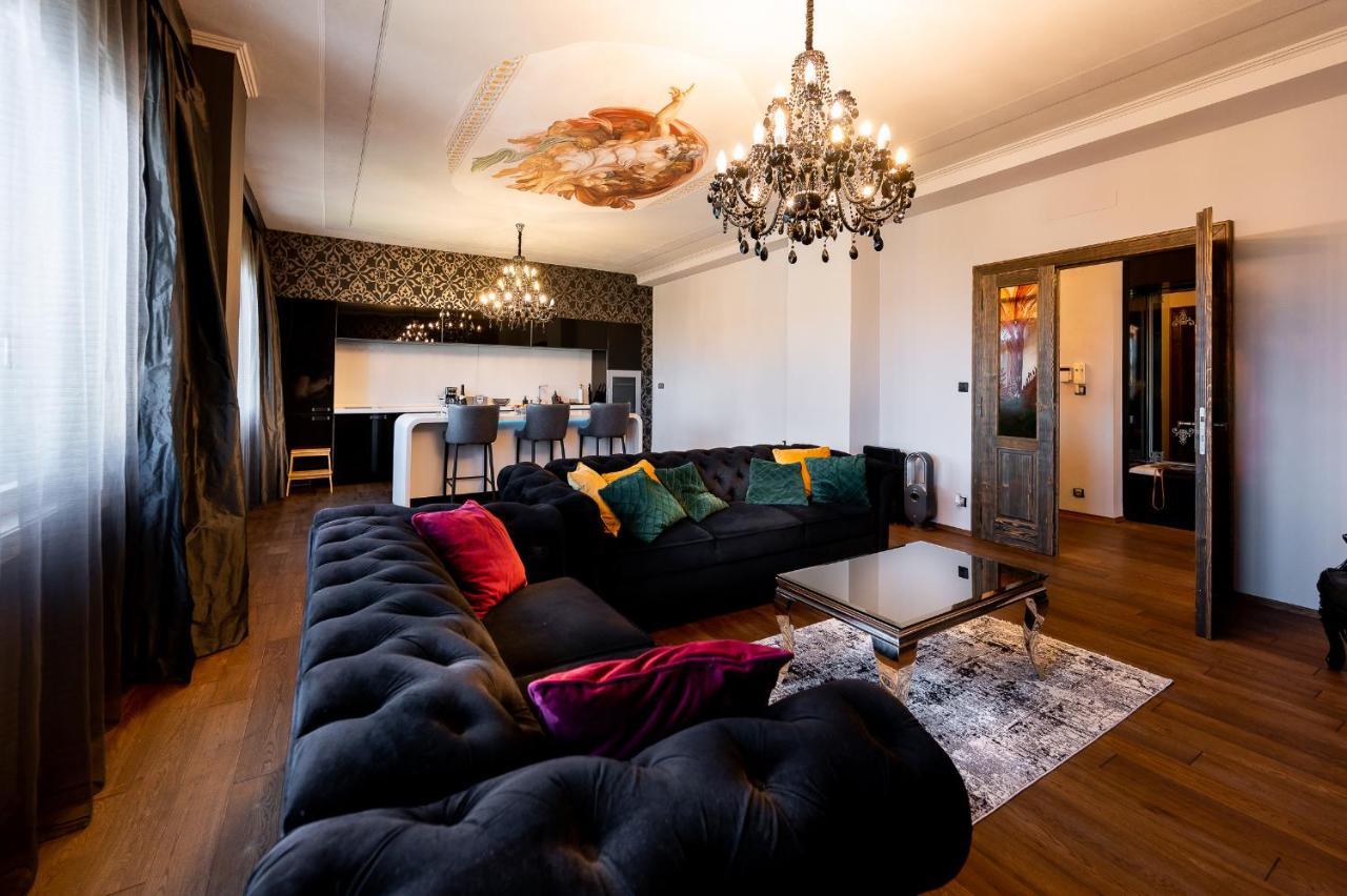 Premium Apt Kosice Center 3 Room 150M2 Hlavna Ulica ภายนอก รูปภาพ