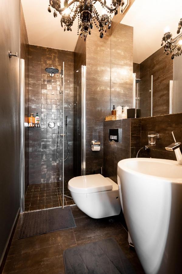 Premium Apt Kosice Center 3 Room 150M2 Hlavna Ulica ภายนอก รูปภาพ