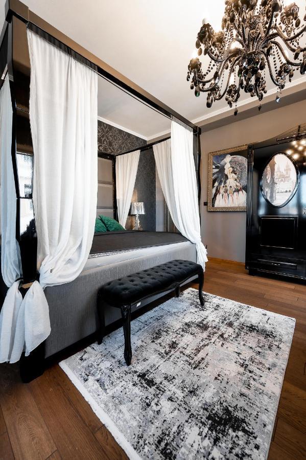 Premium Apt Kosice Center 3 Room 150M2 Hlavna Ulica ภายนอก รูปภาพ
