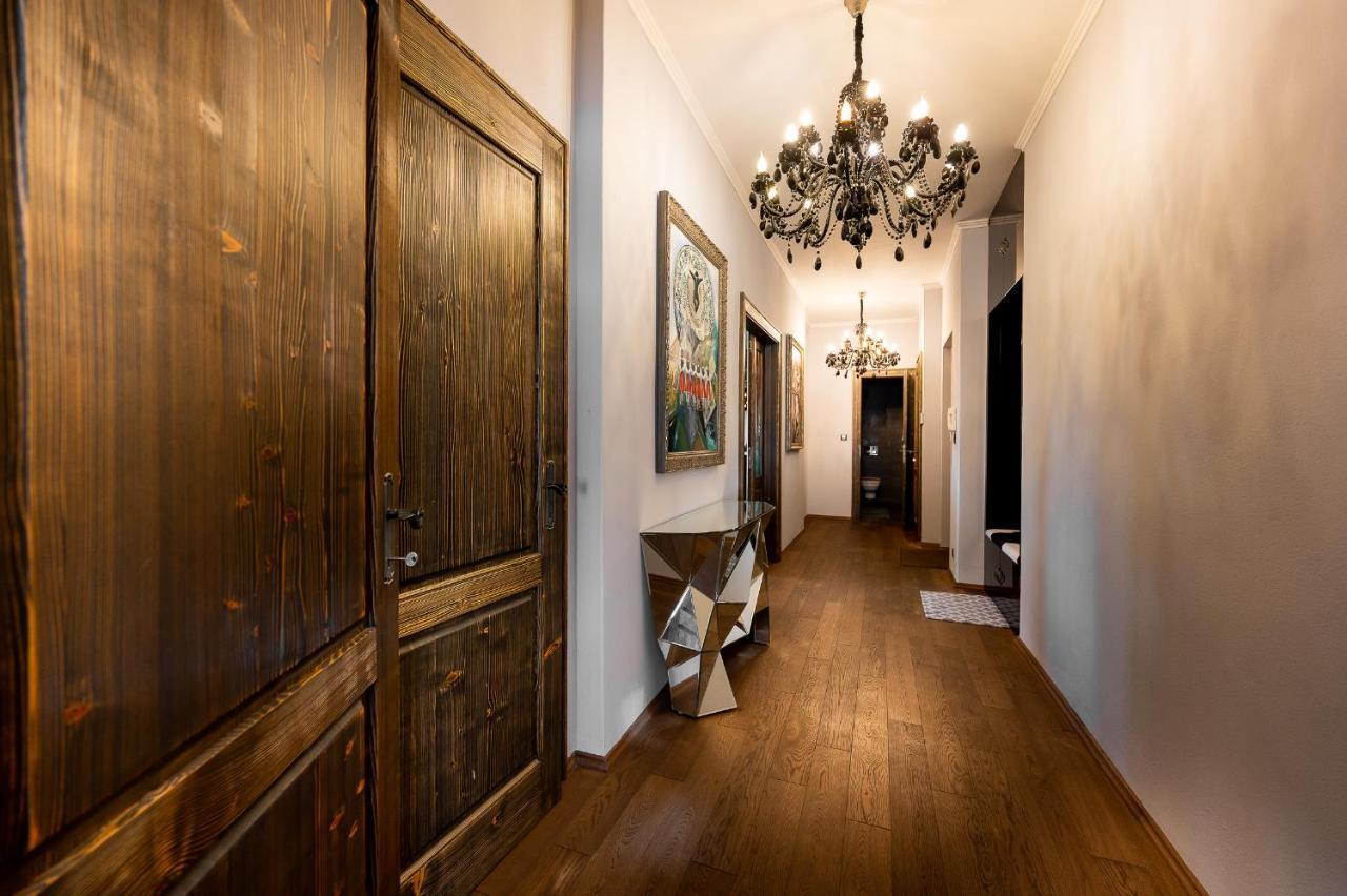 Premium Apt Kosice Center 3 Room 150M2 Hlavna Ulica ภายนอก รูปภาพ