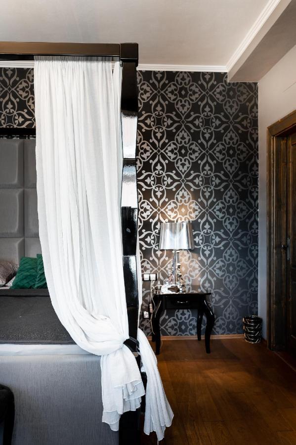 Premium Apt Kosice Center 3 Room 150M2 Hlavna Ulica ภายนอก รูปภาพ