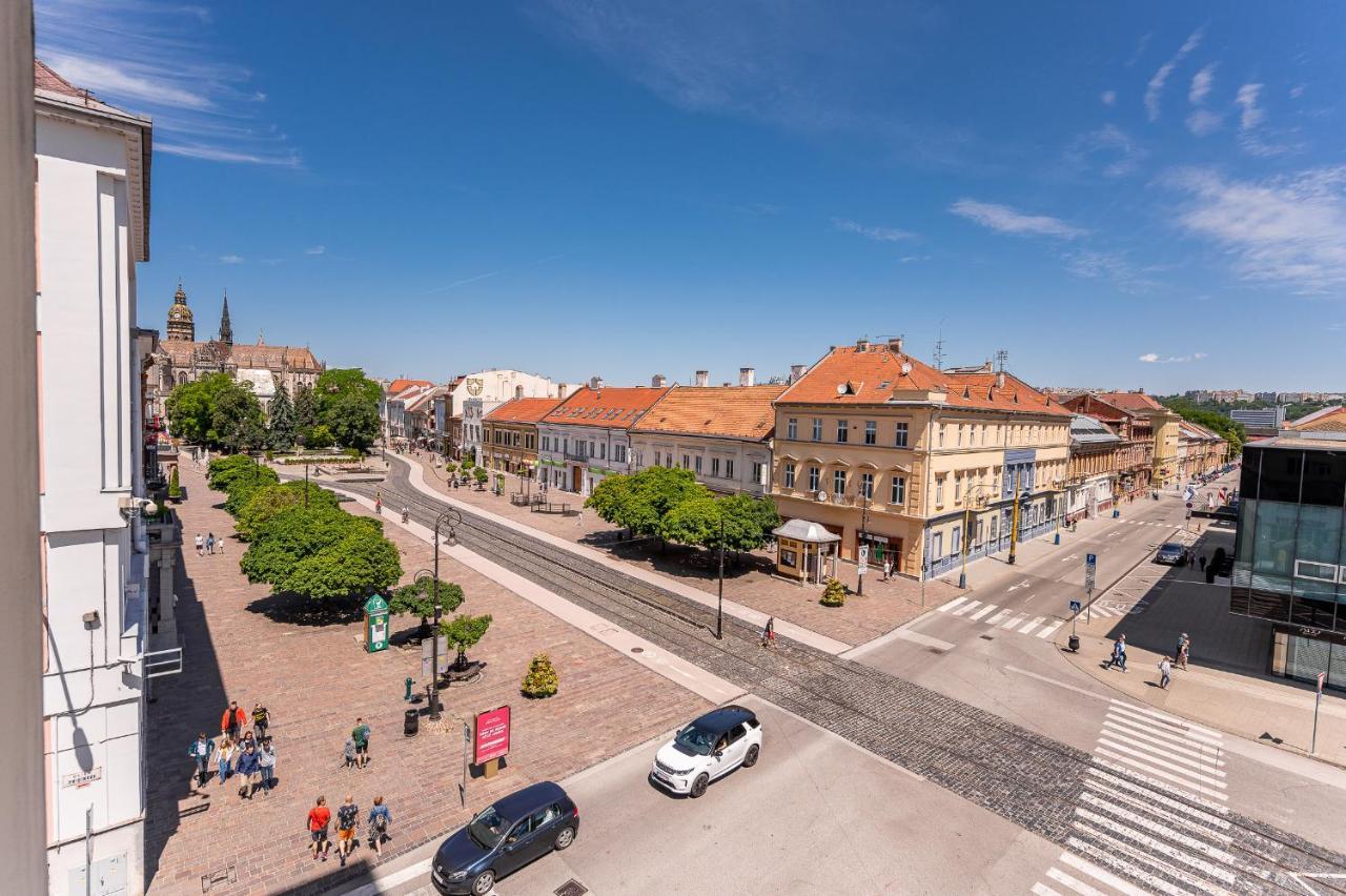Premium Apt Kosice Center 3 Room 150M2 Hlavna Ulica ภายนอก รูปภาพ