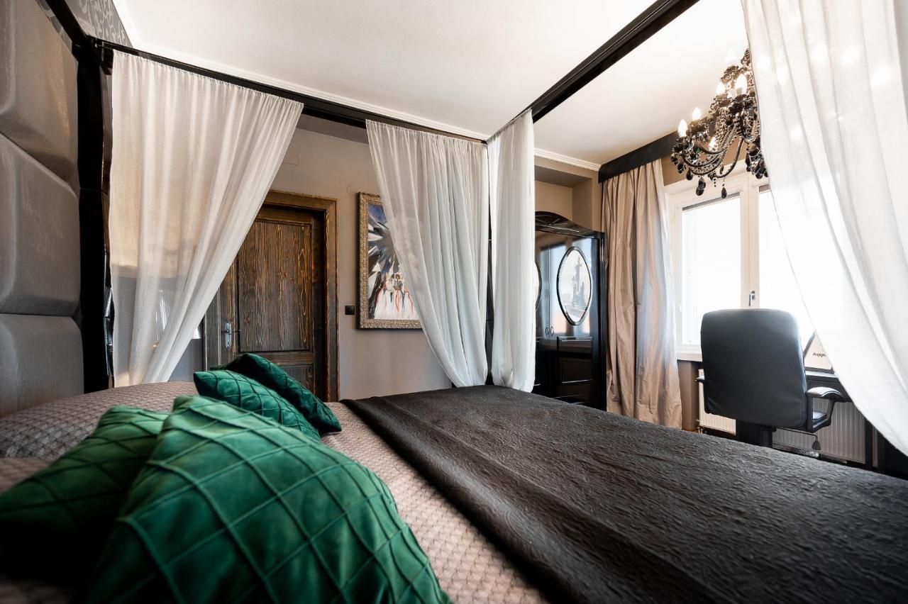 Premium Apt Kosice Center 3 Room 150M2 Hlavna Ulica ภายนอก รูปภาพ
