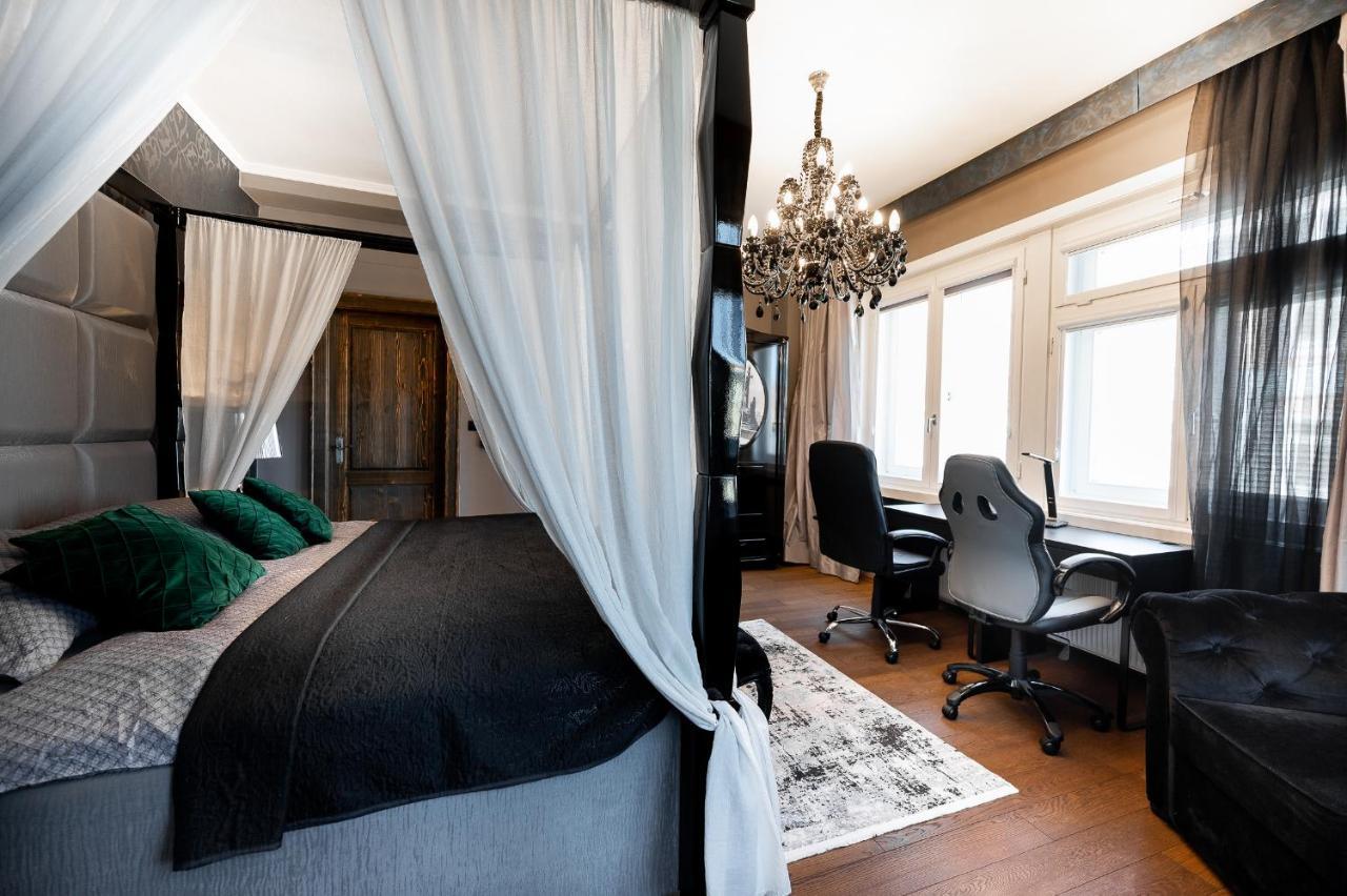 Premium Apt Kosice Center 3 Room 150M2 Hlavna Ulica ภายนอก รูปภาพ